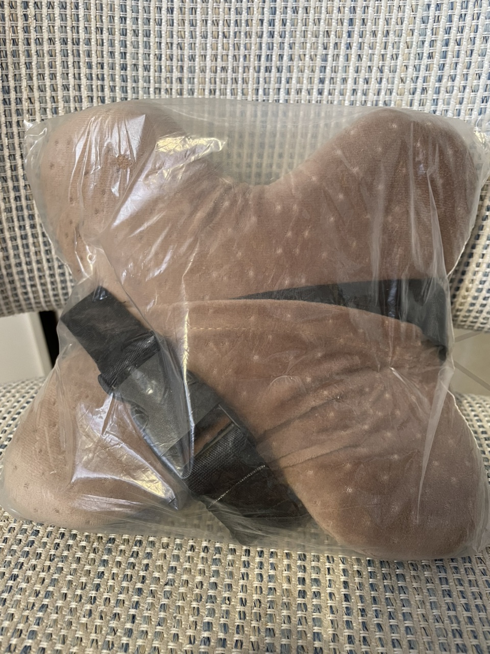 Neck Pillows for Pain Relief image indicator(2)