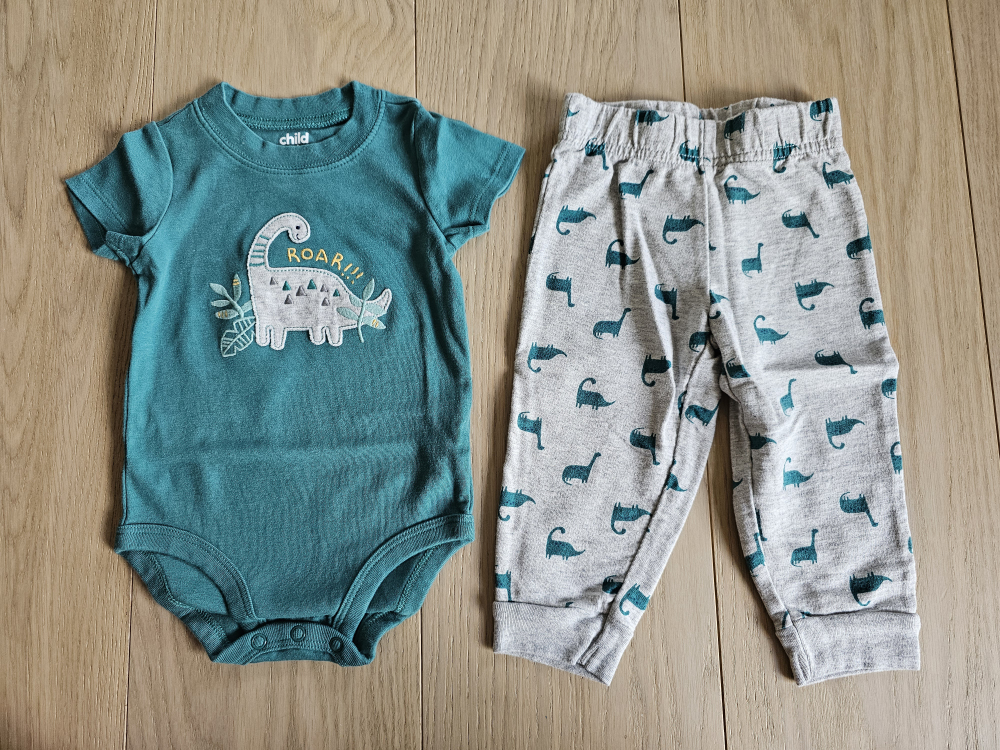 Carters Child of Mine 2-piece set (12 months) thumbnail