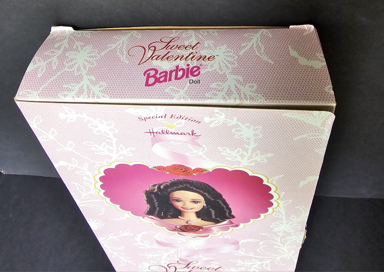 NRFB Vintage 1995 Sweet Valentine Barbie Doll - photo 3
