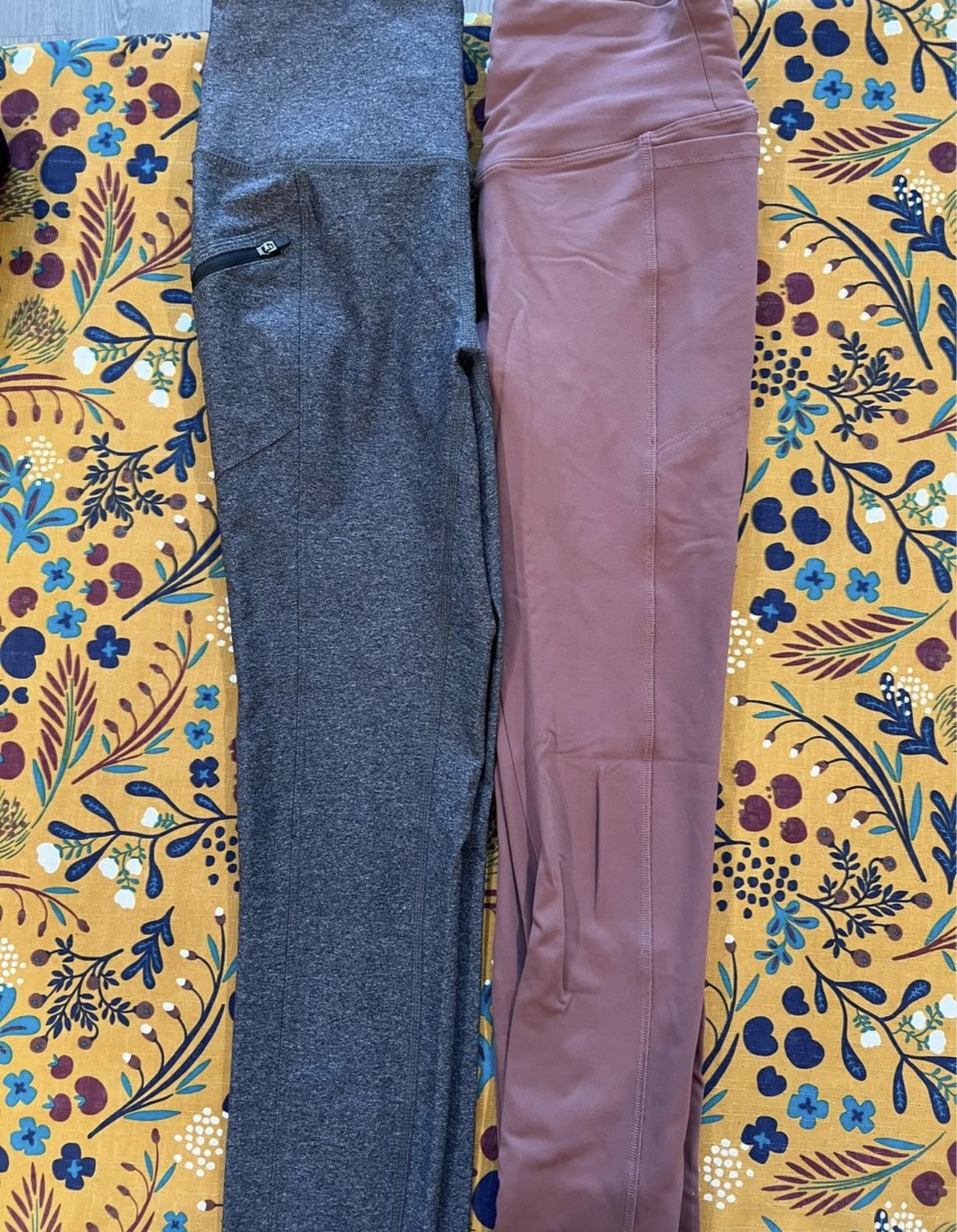 Women’s workout gear - Lot image indicator(5)