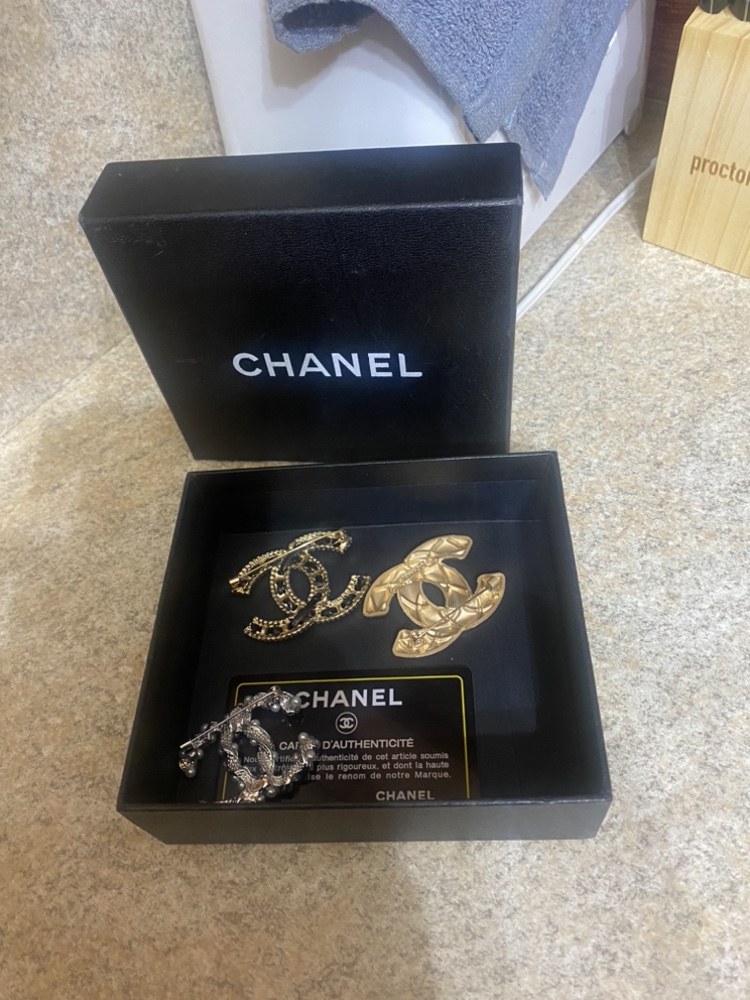 Designer inspired brooches - photo 3