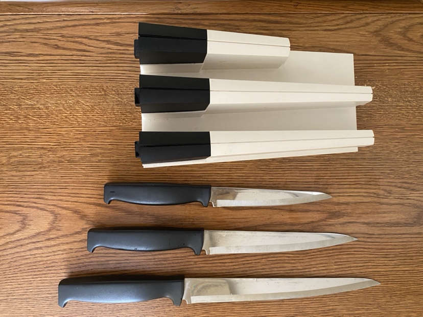 Wilkinson Sword self-sharpening knife set #freecycle image indicator(3)