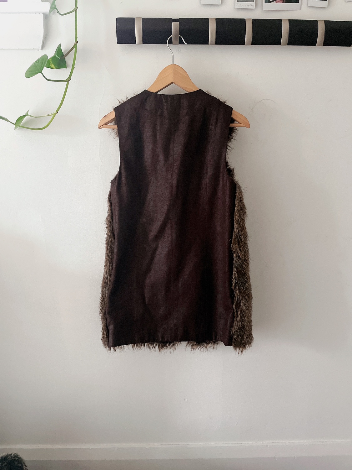 Faux fur vest image indicator(2)