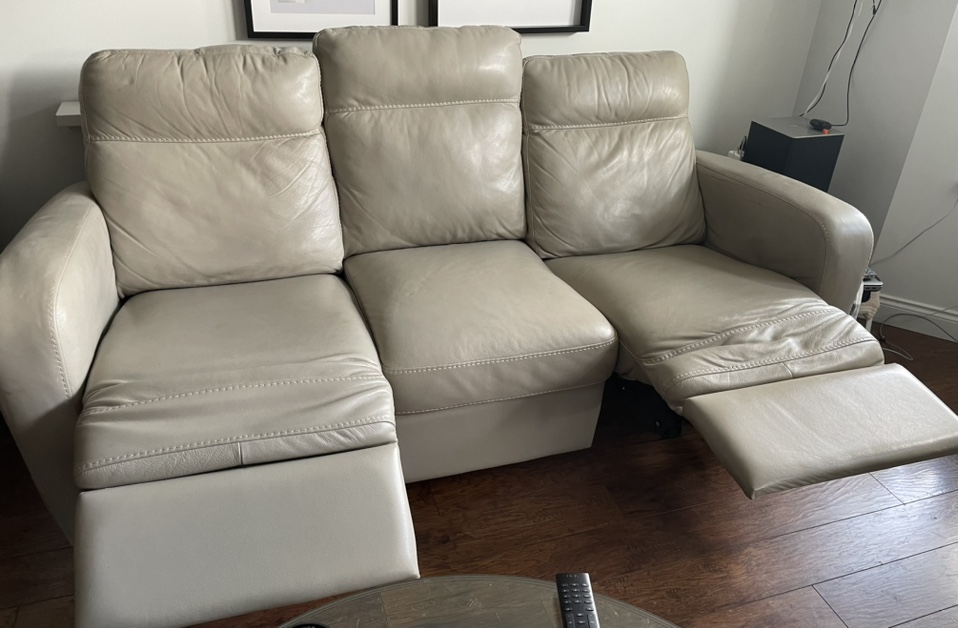 Leather recliner couch - photo 2