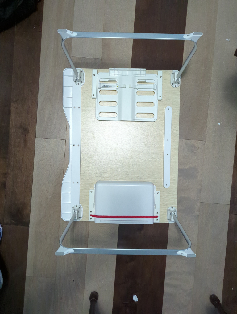 Desk - photo 3