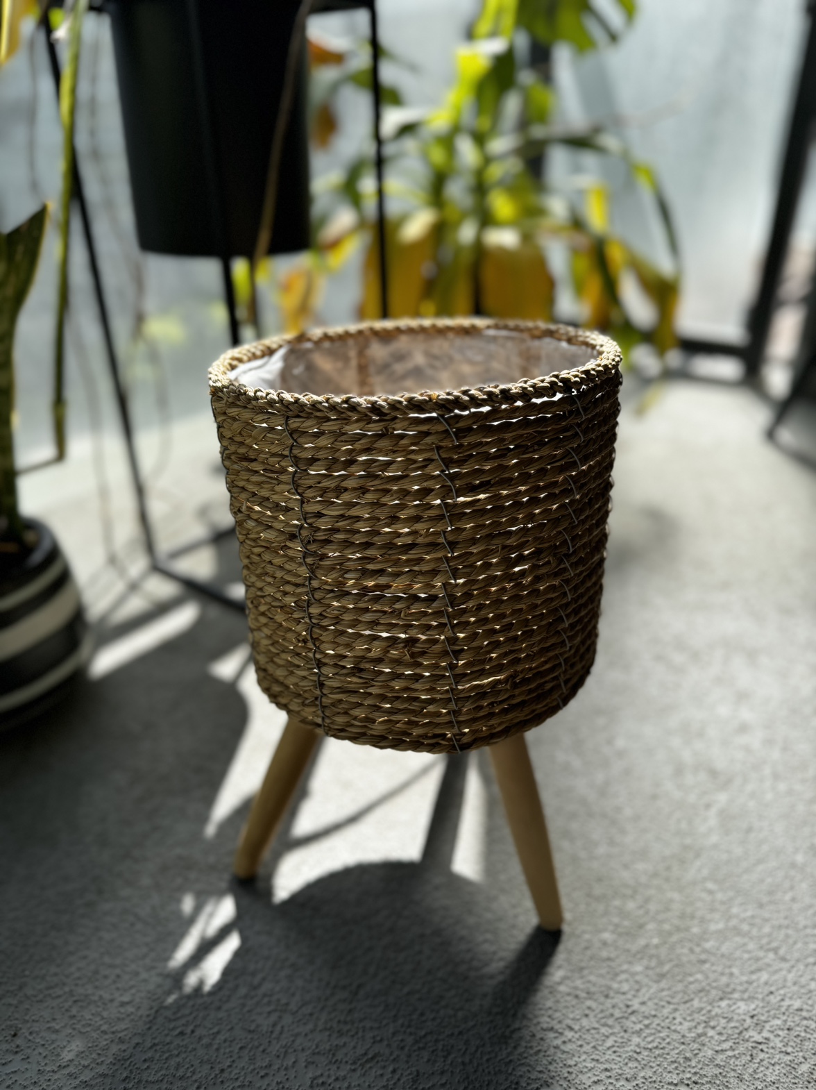 Straw flower pot in great used condition. thumbnail
