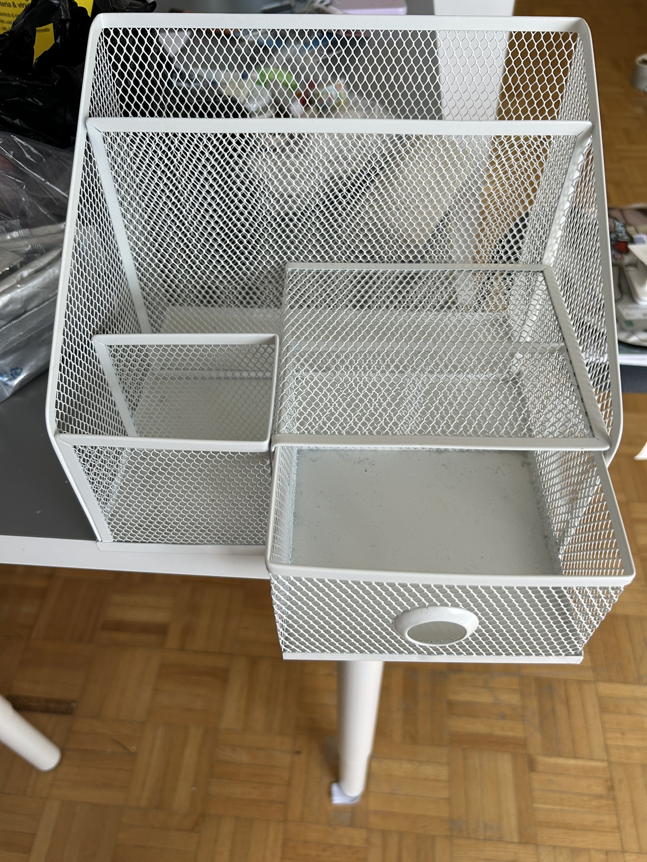 Desk organizer