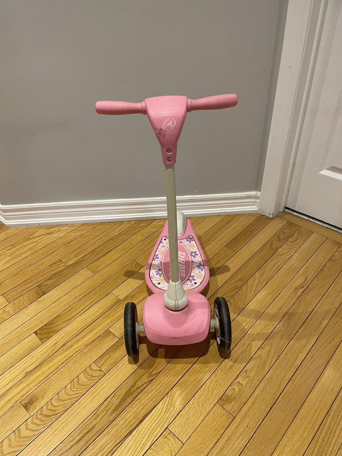Kids radio flyer scooter thumbnail