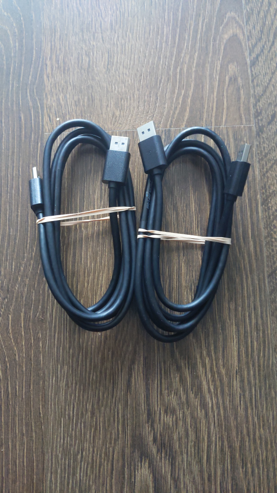 2 Standard Length DisplayPort Cables thumbnail
