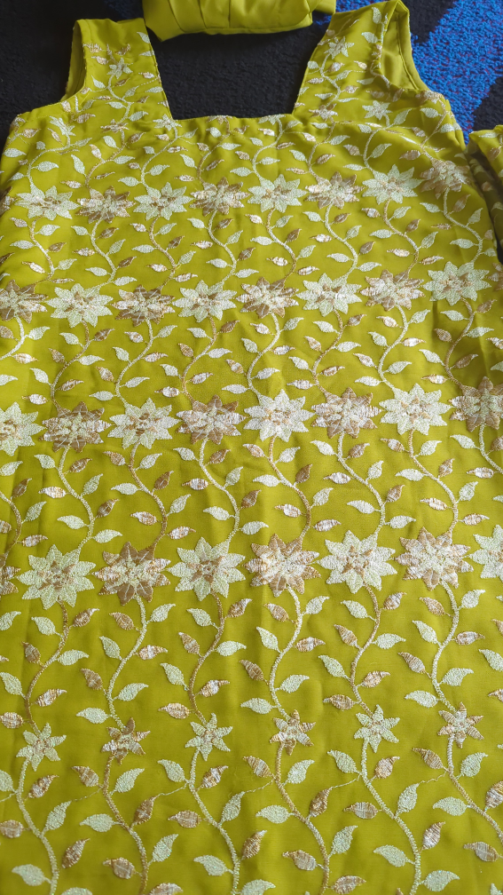 Sleeveless Georgette salwar kurta set image indicator(4)