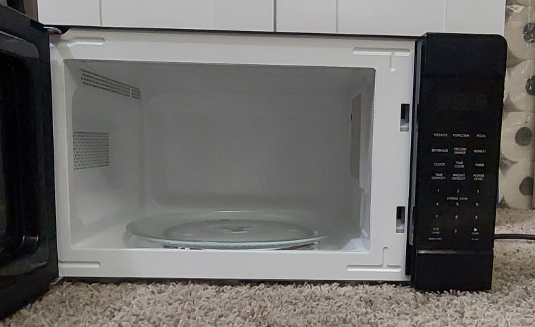 Microwave - photo 2