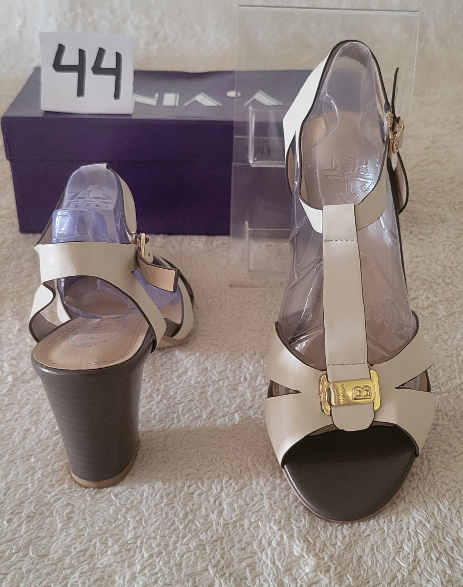 Women's Comfortable Sandals/ V.VINI ladies Sandals image indicator(2)