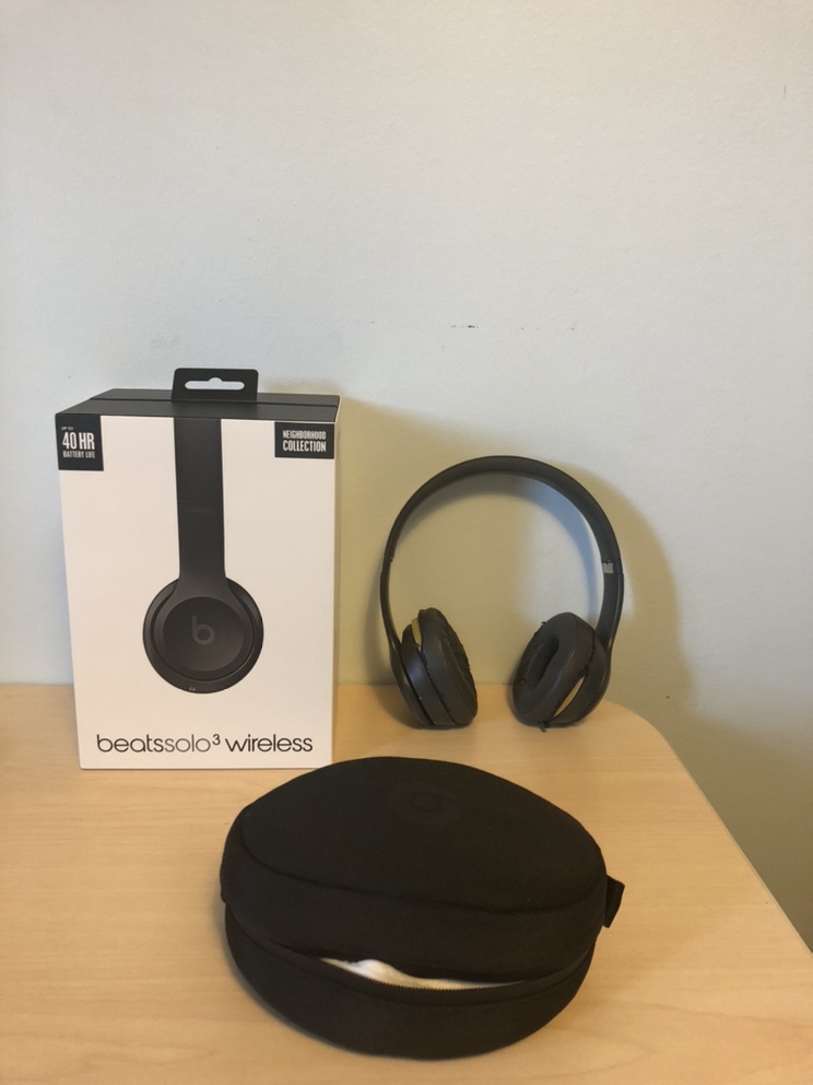 Beats Solo3 Wireless Headphones thumbnail