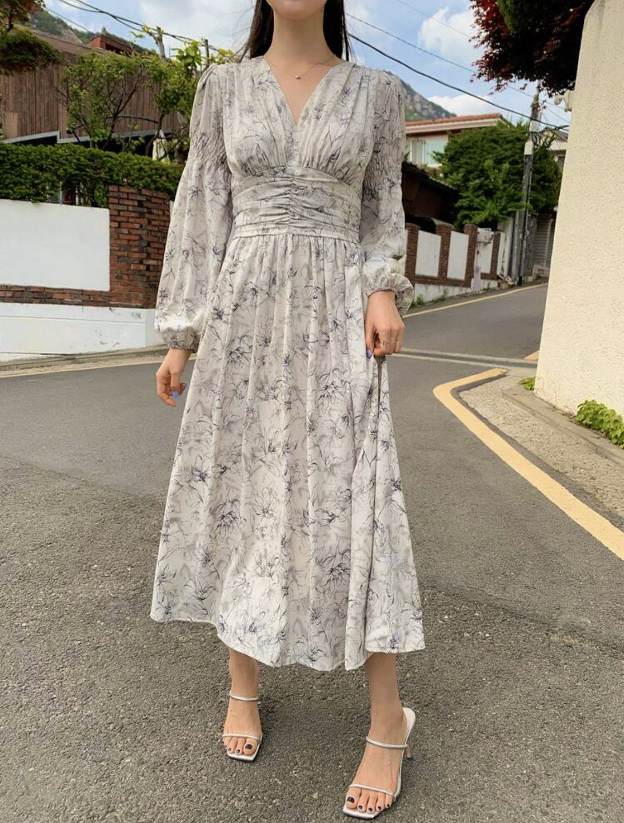 Floral pattern dress thumbnail
