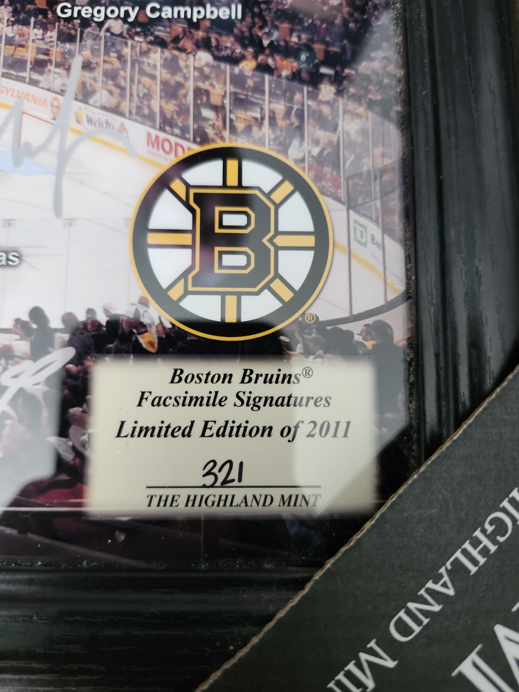 Boston Bruins Signed Photo image indicator(2)