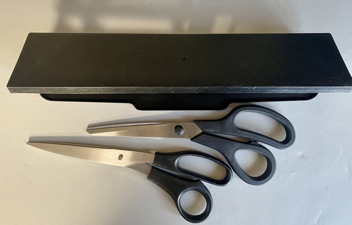 Adjustable 3 Hole Punch 2 Stainless Steel Scissors - photo 2