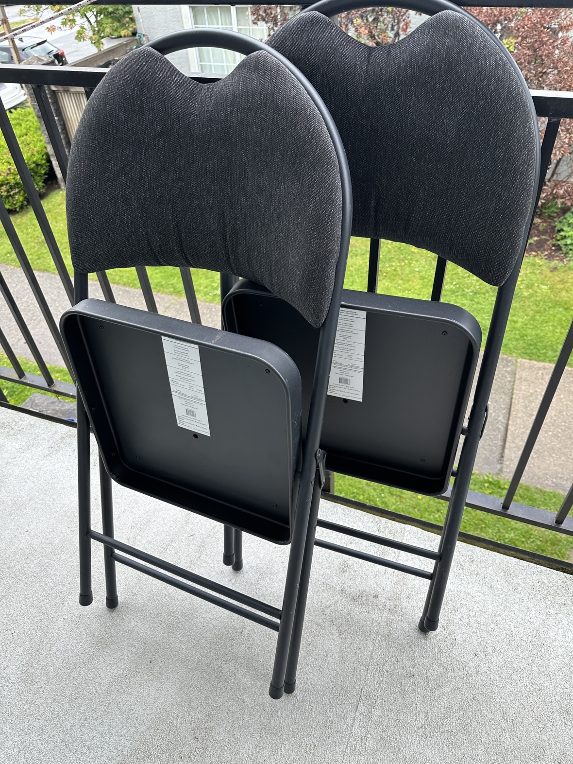 Costco folding fabric chairs - photo 2