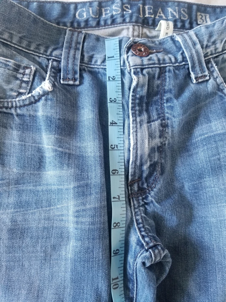 GUESS Men's Relaxed Fit Jeans Size 31 image indicator(9)
