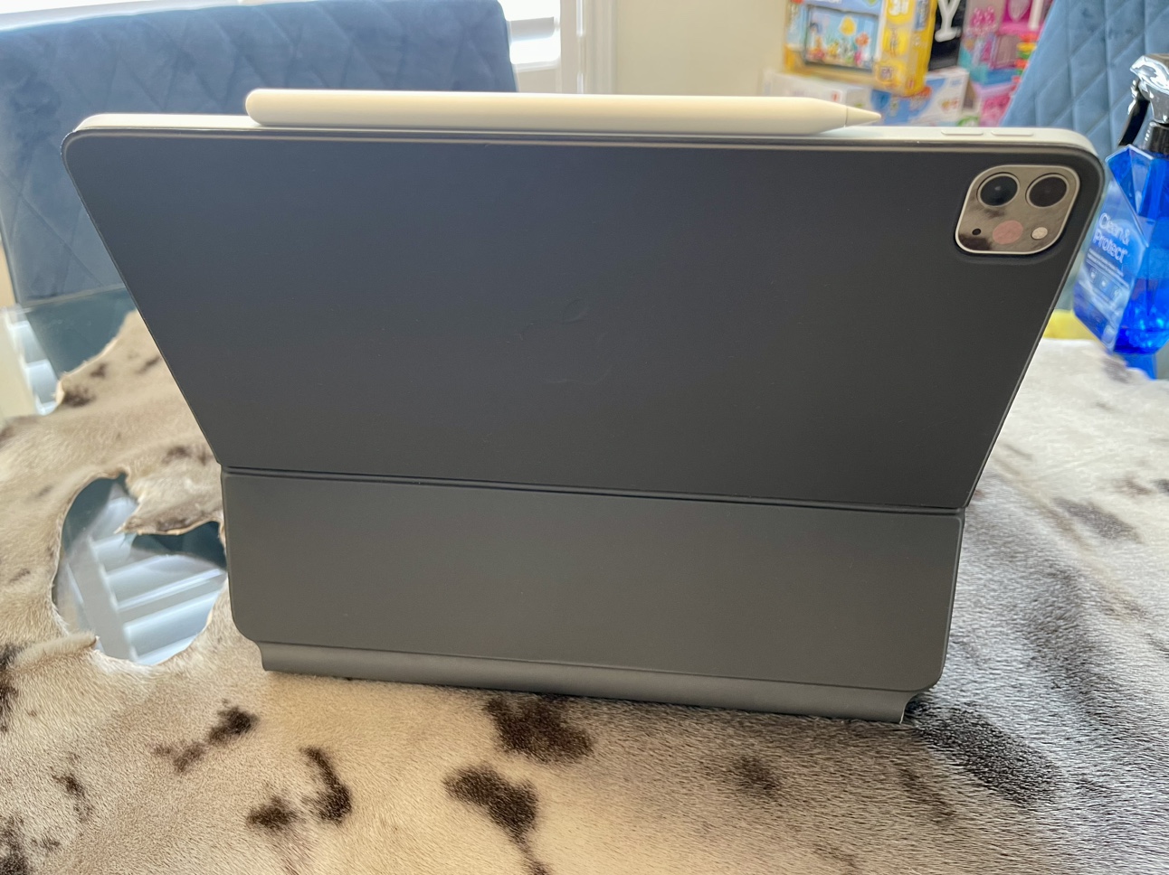 Apple iPad Pro 12.9” 4th Gen 256Gb, Apple Keyboard, Apple Pencil image indicator(5)