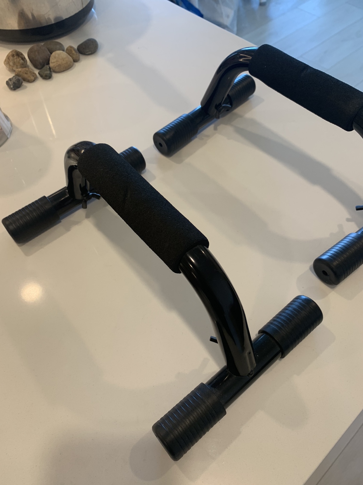 A pair of Spri push up bars