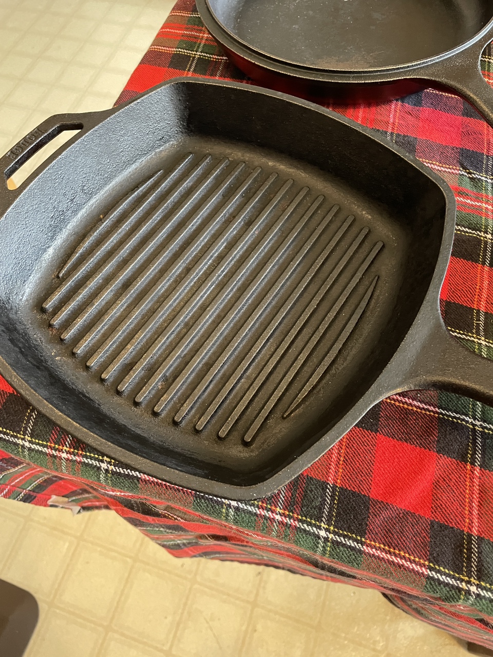Lodge Cast Iron Cookware - photo 4