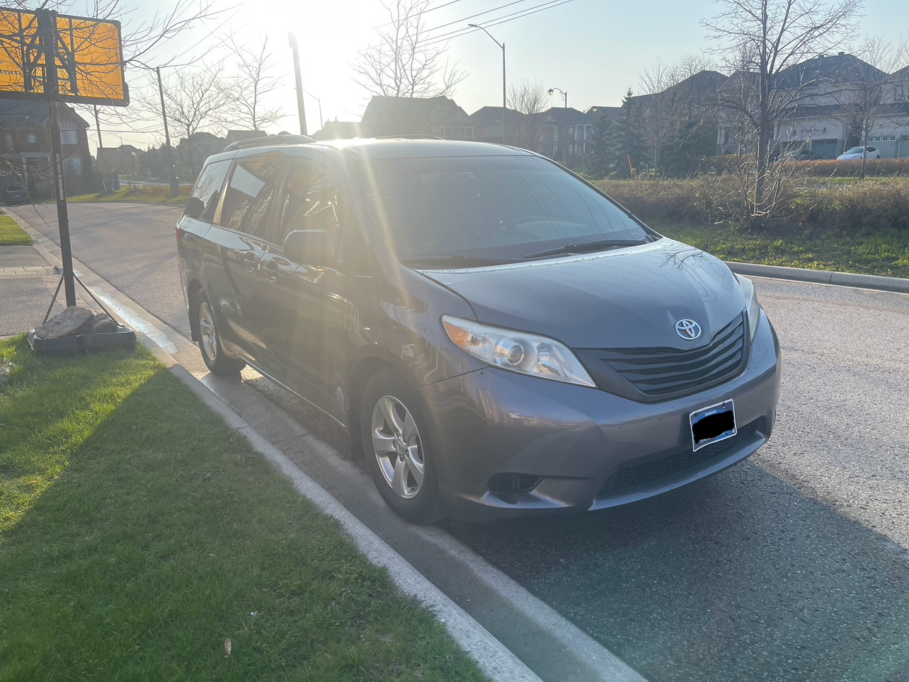 2017 Toyota Sienna thumbnail