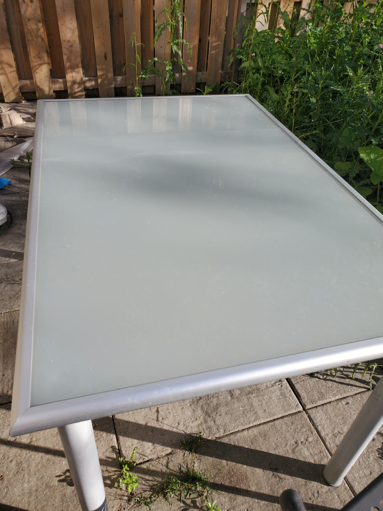 Outdoor glass top table. - photo 2