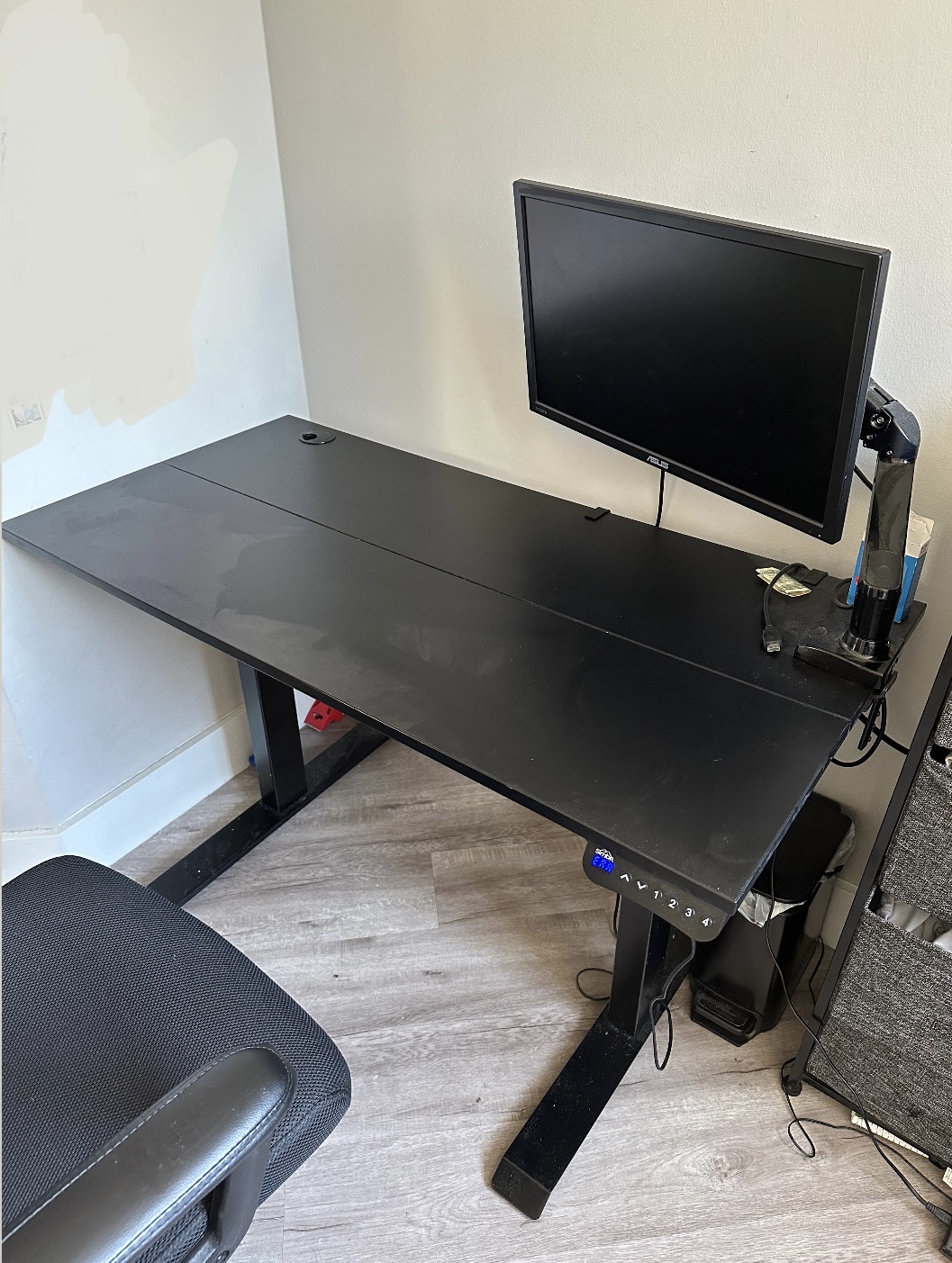 Height-adjusting desk (monitor, and chair - photo 2