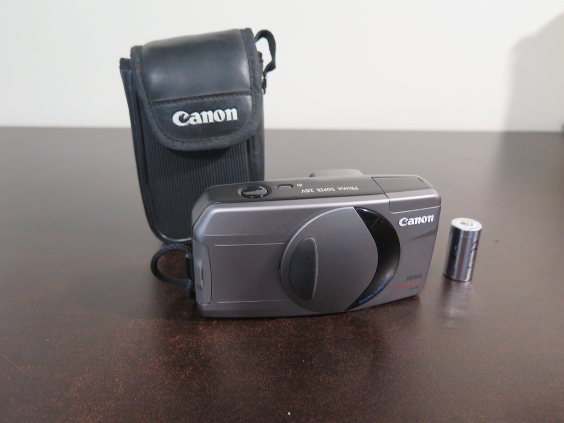 Canon Prima Super 28V 35mm Point and Shoot.