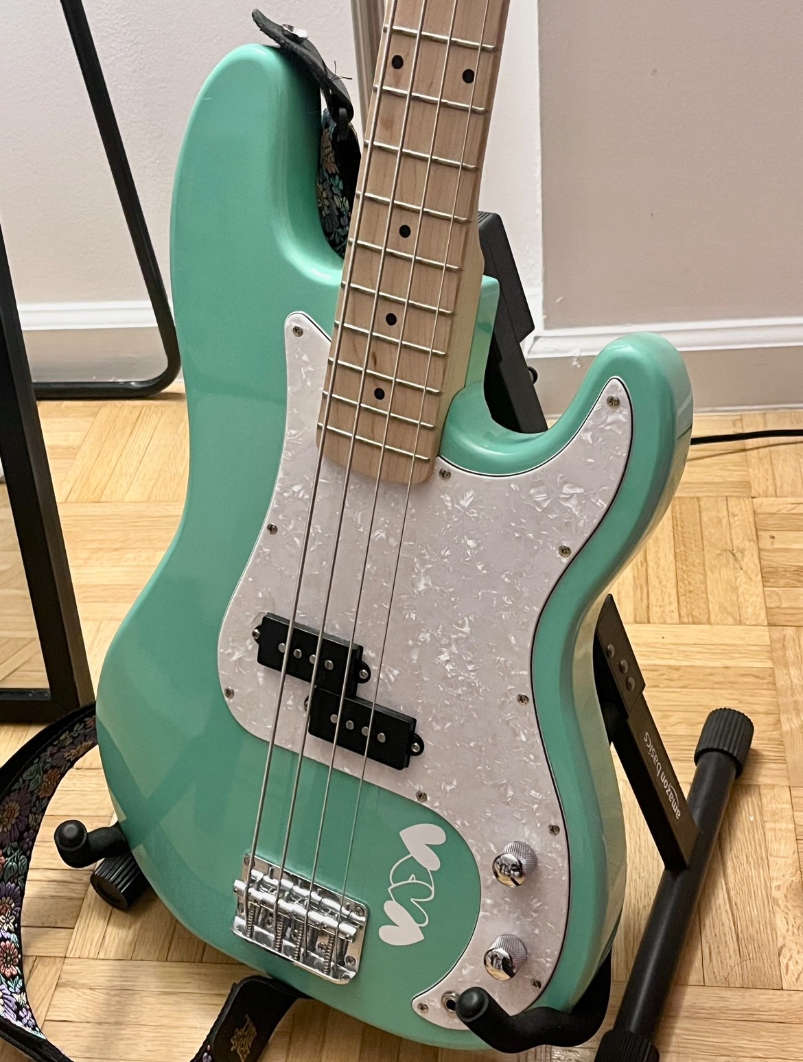 Electric Bass Guitar - photo 5