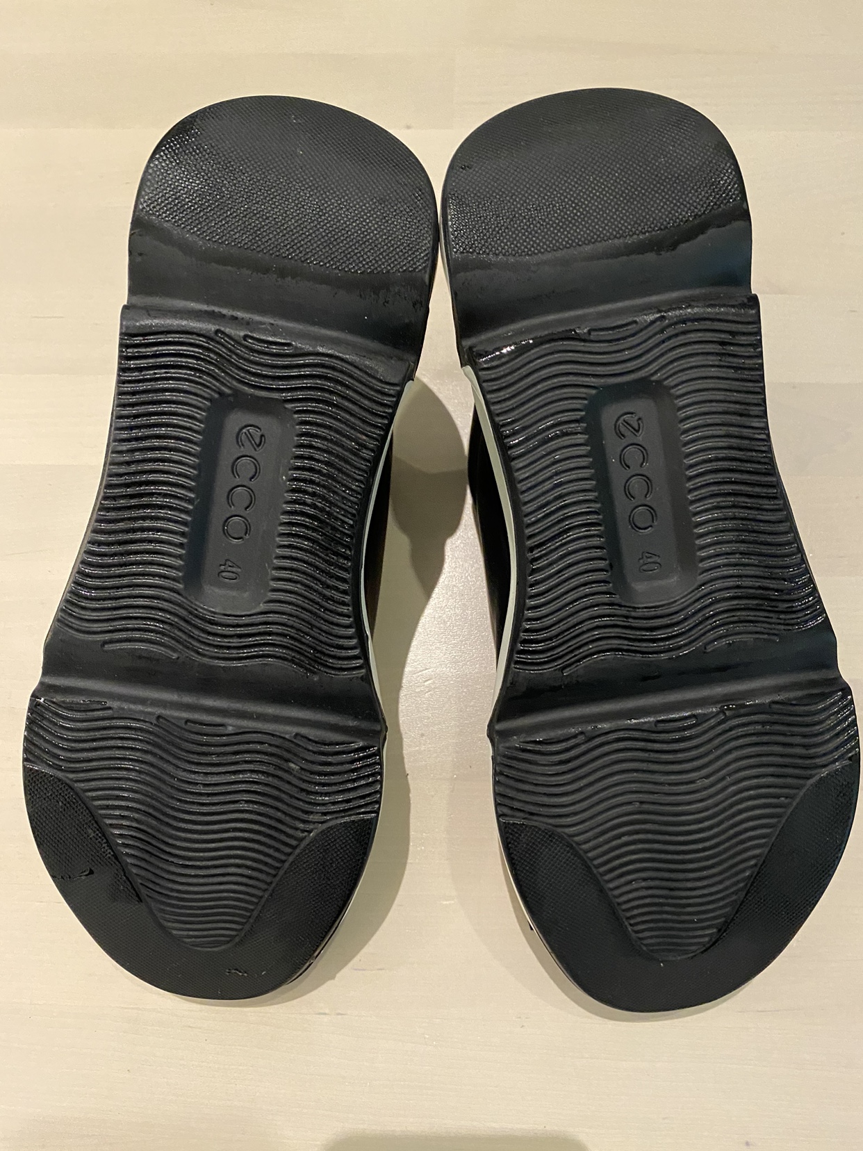 New women's sneakers made of genuine leather inside and outside image indicator(3)