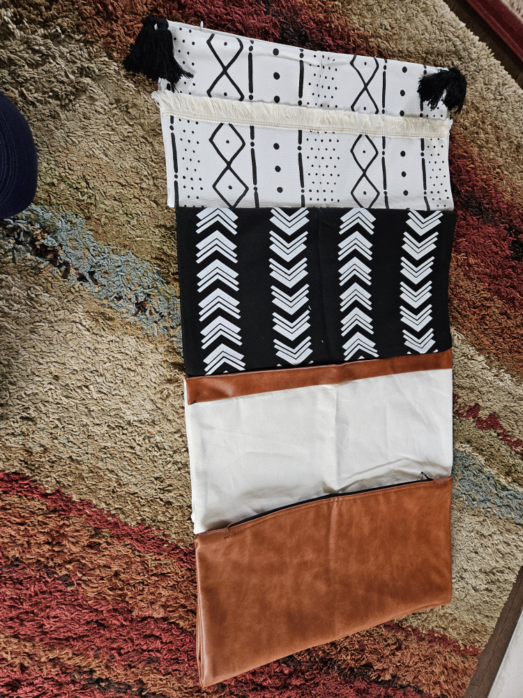 pillow cover 18X18 leather 4 leather left image indicator(2)