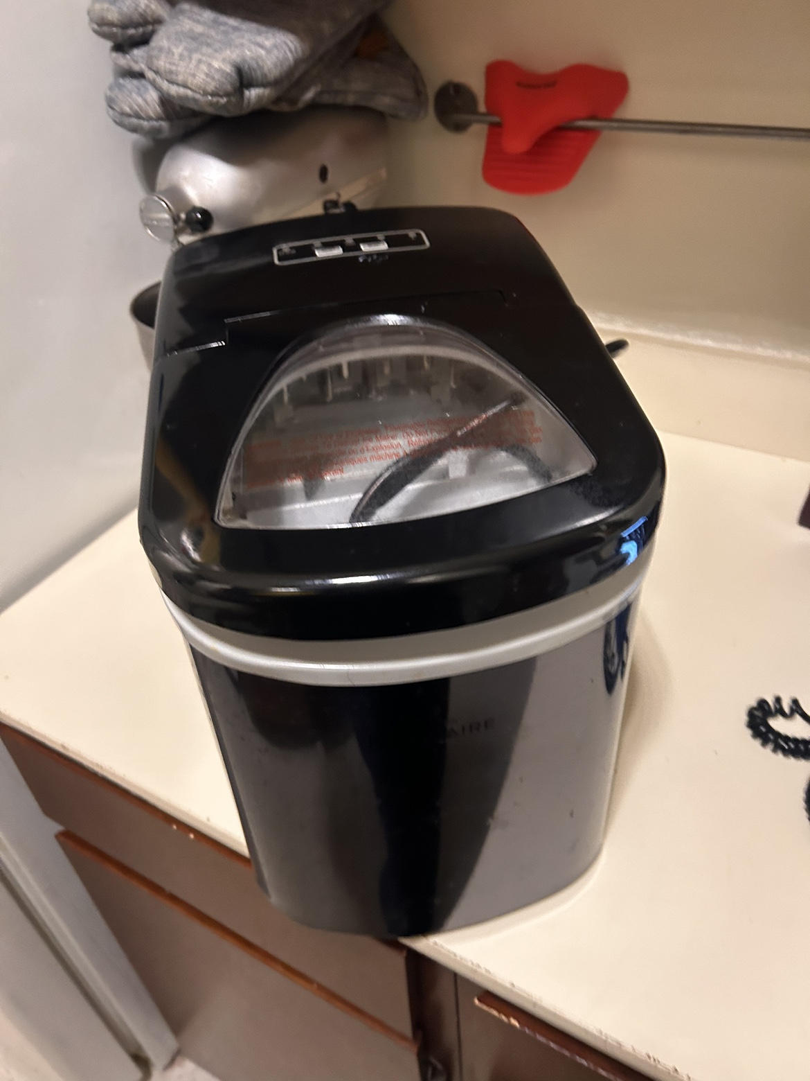 Ice maker
