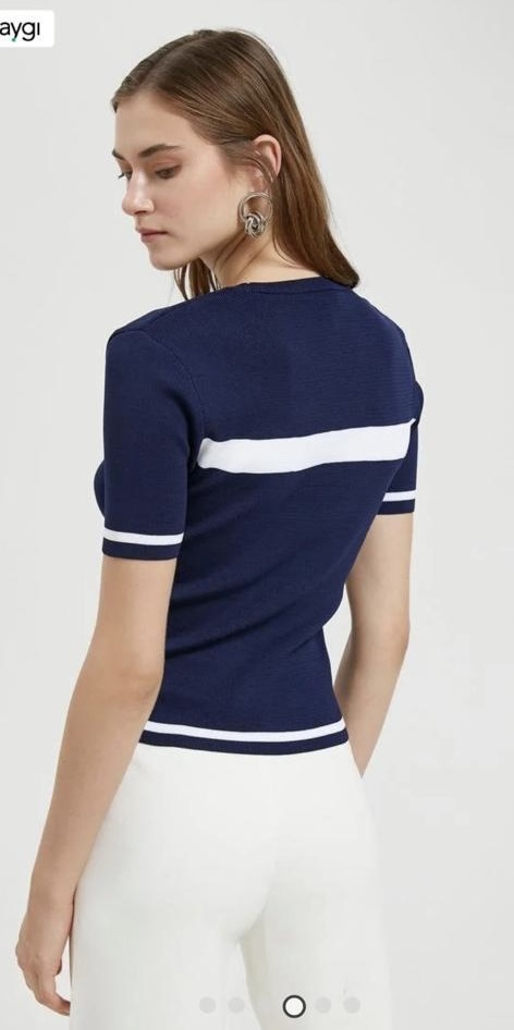 Women’s Knit top short sleeve image indicator(2)