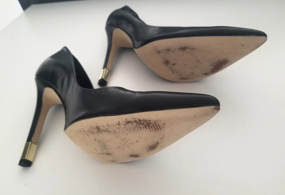 GUESS Stilettos High Heel Black Shoes w/ Gold Tip - size 6 image indicator(8)