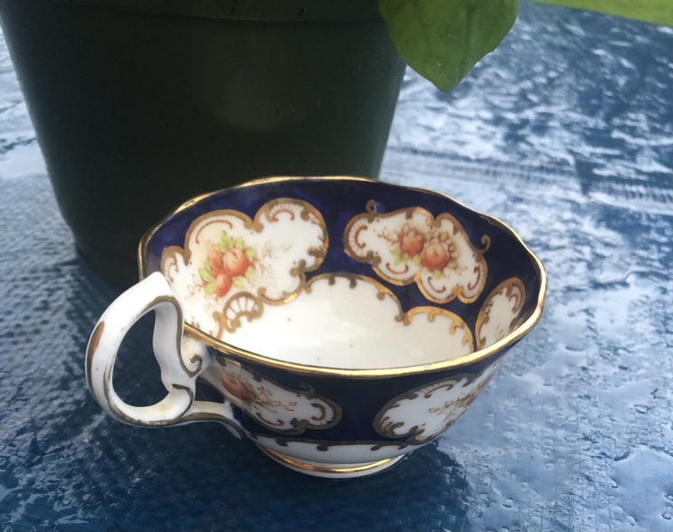 Antique Royal Albert Teacup RARE image indicator(4)