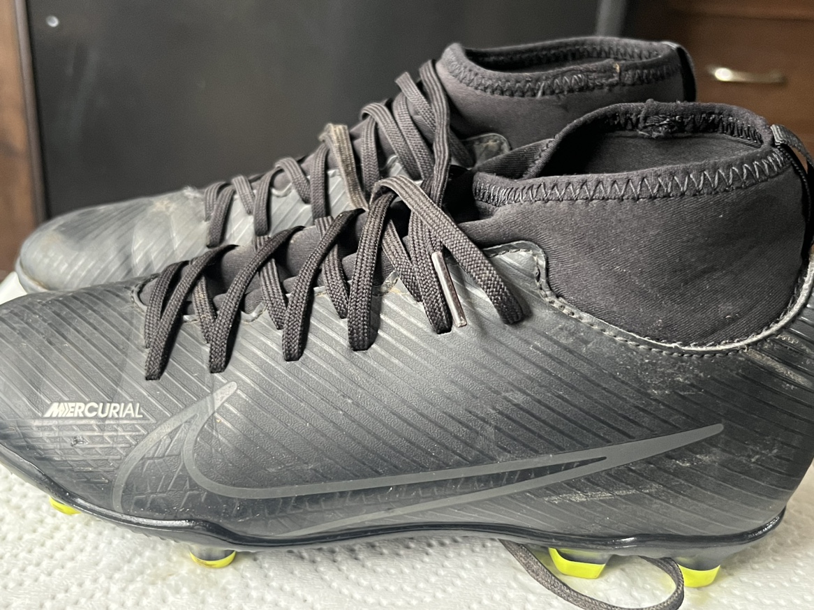 Nike Soccer Cleats US 5.5 Youth - photo 2