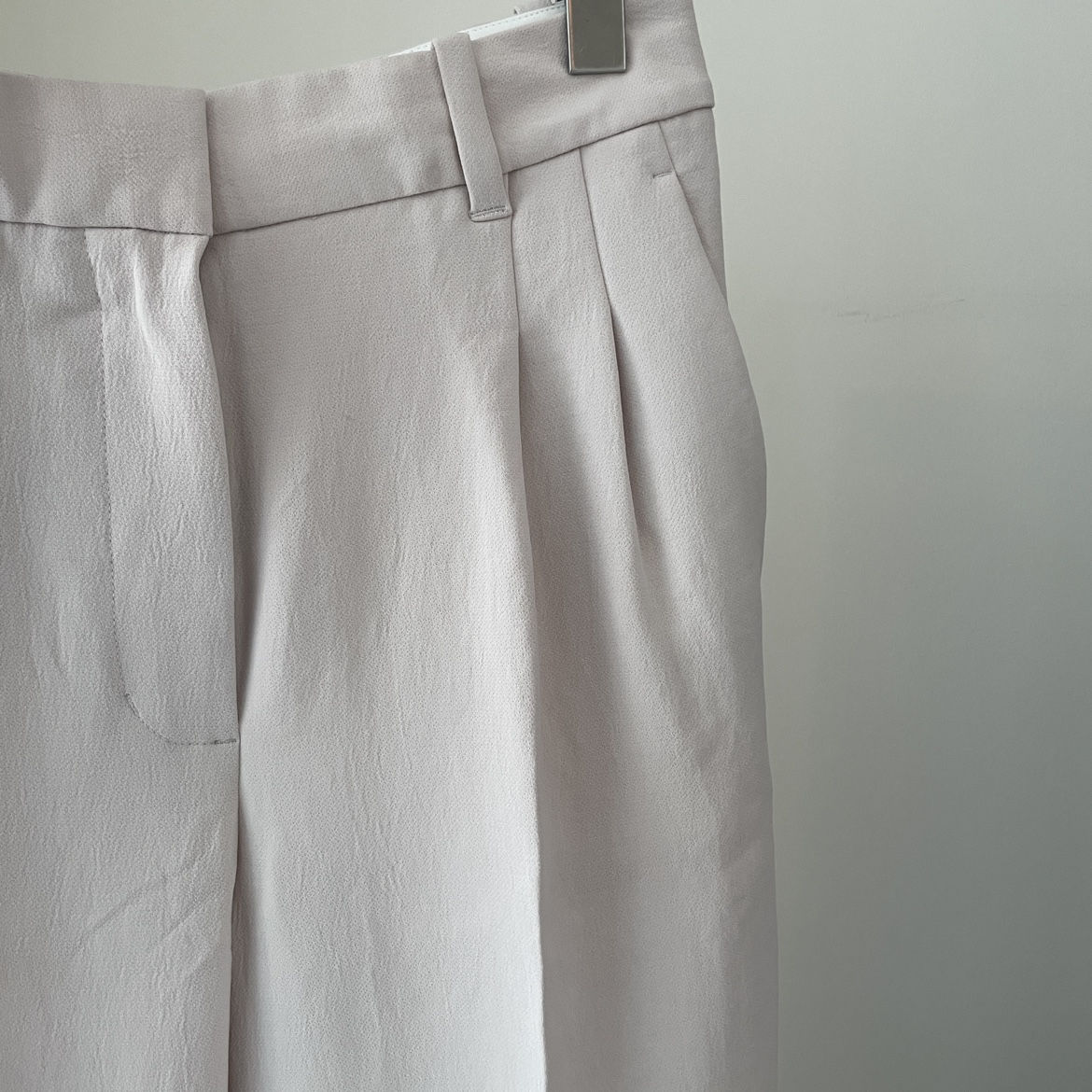 NEW Wilfred The Effortless Pants Cropped, Short ver (size 4) image indicator(3)