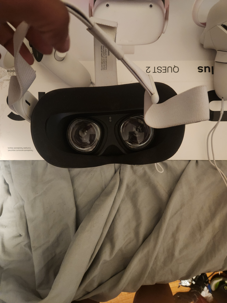 Oculus Quest 2 VR 64GB Great Condition - photo 5