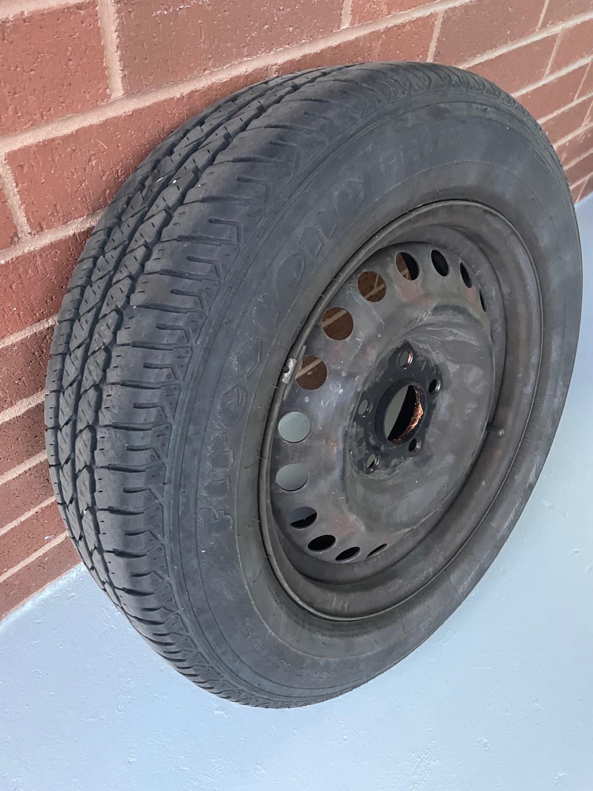 195/65R15 Honda Civic 2010 summer tires with rim - photo 5