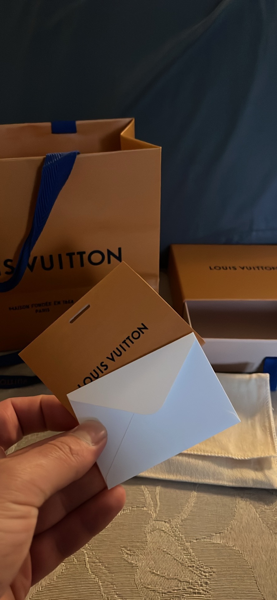 LOUIS VUITTON SMALL LEATHER ACCESSORY PACKAGING - photo 2