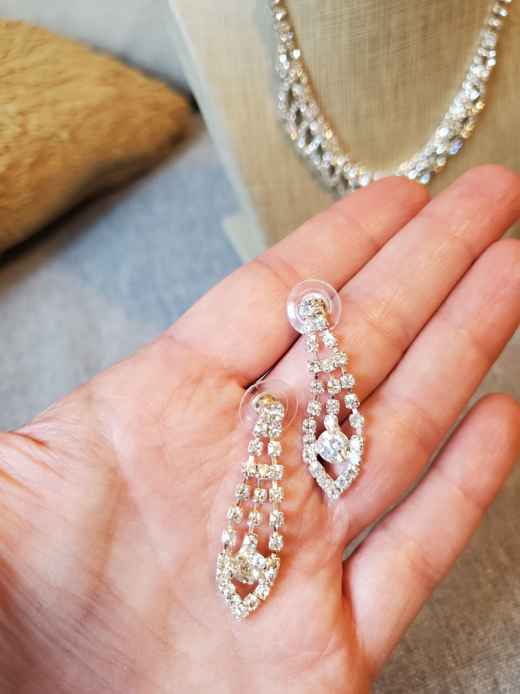 Gorgeous Rhinestone Necklace & Earring Jewelry Set image indicator(6)