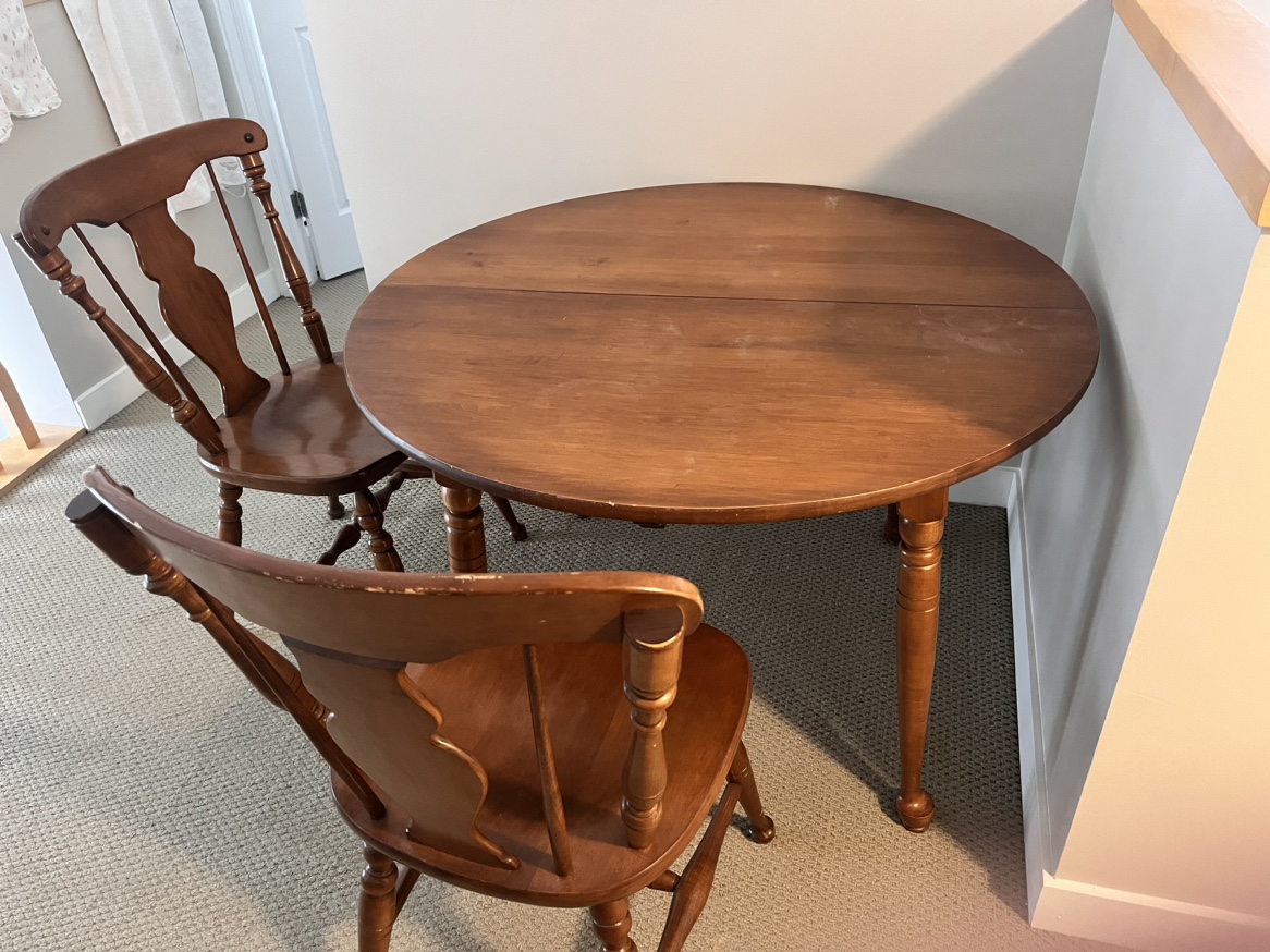 Table and 2 chairs #freecycle