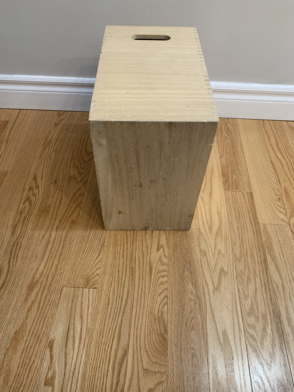 LCBO Vintages 6 Bottle Wine Crate image indicator(10)