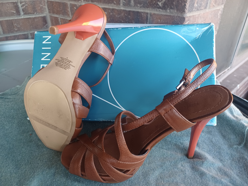 Nine West heel image indicator(2)