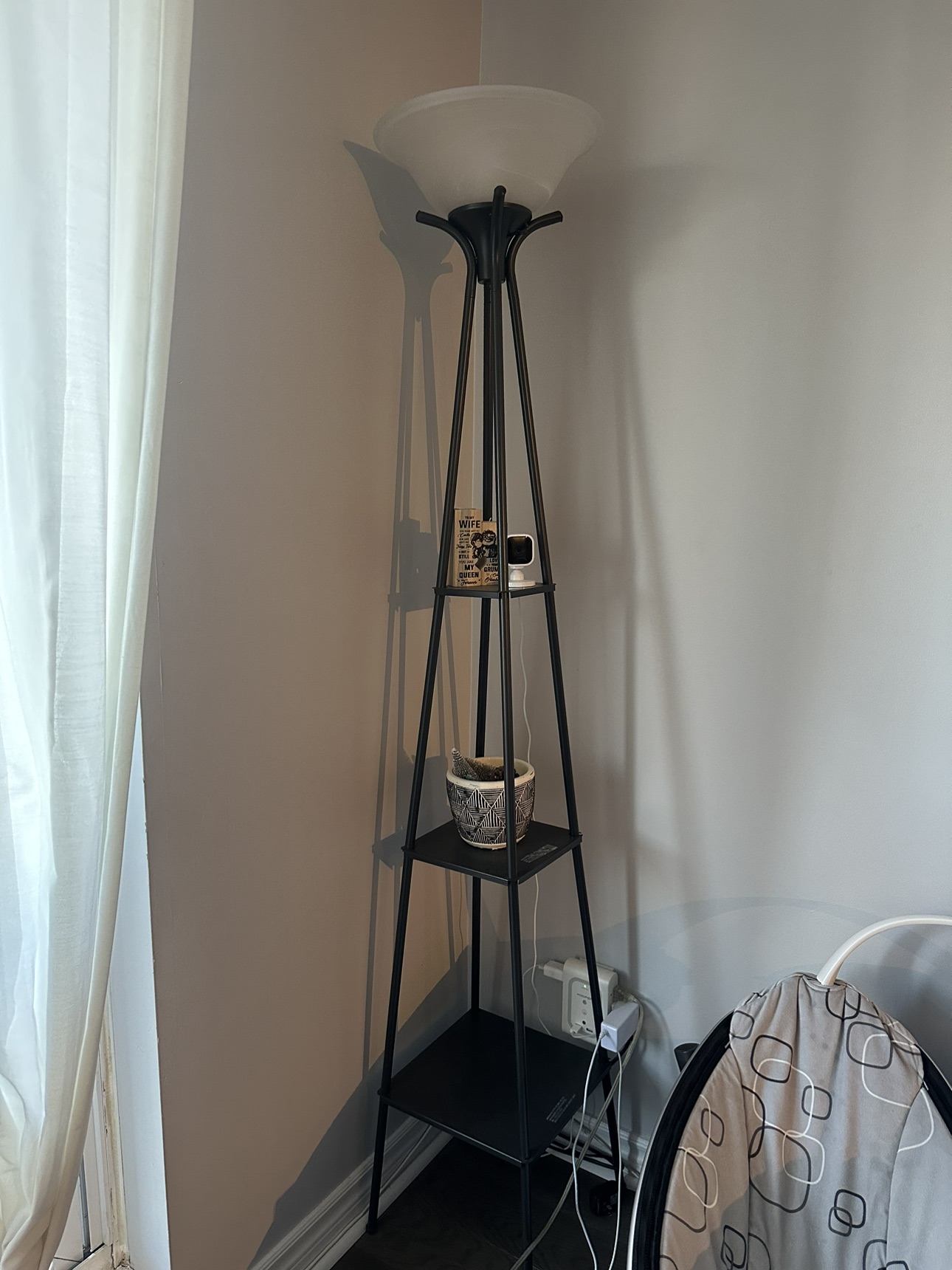 Black floor lamp with shelves image indicator(2)