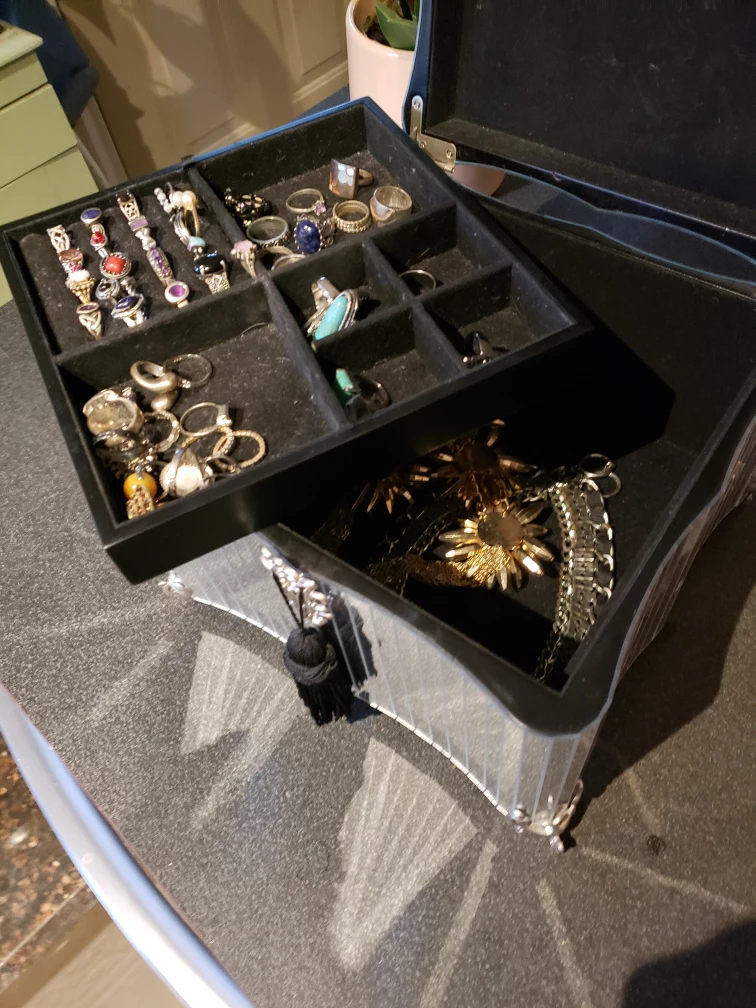 elegant mirror jewellery box image indicator(2)