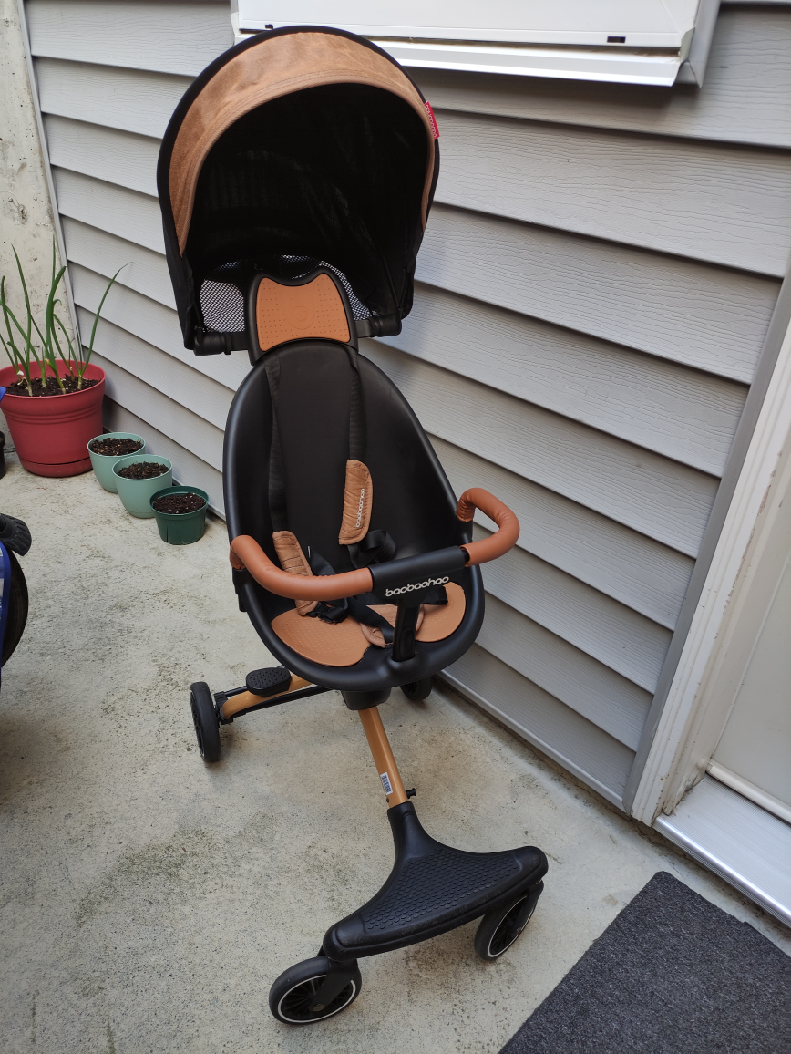Compact and lightweight stroller