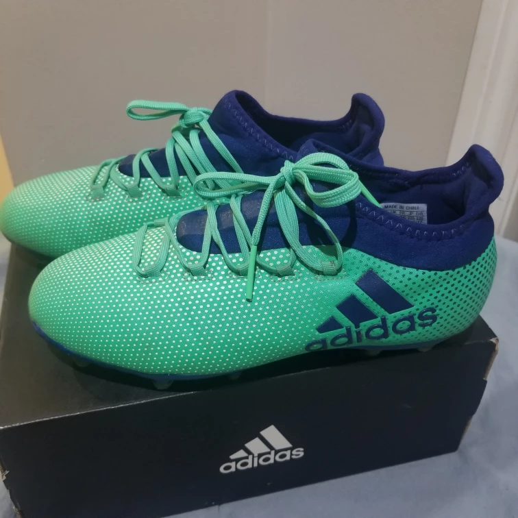 Adidas soccer cleats size 4, 5 &1/2 - photo 2