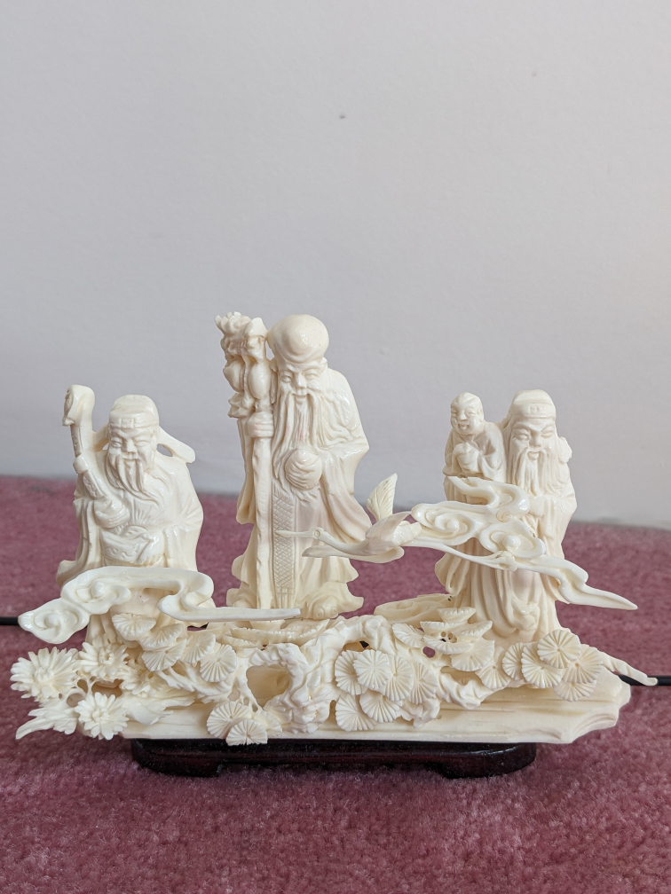 Lucky trio sculpture